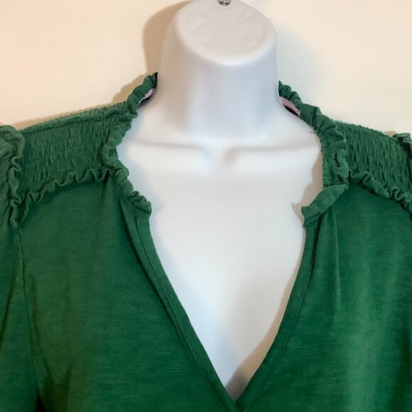 BoHo Style Green Long Sleeve V Neck XL Top Crown & Ivy Gathers / Ruffles - Picture 4 of 8